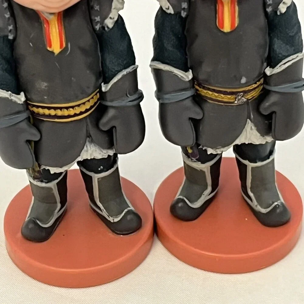 2 Disney Animators Collection Disney Store Frozen Kristoff Figures